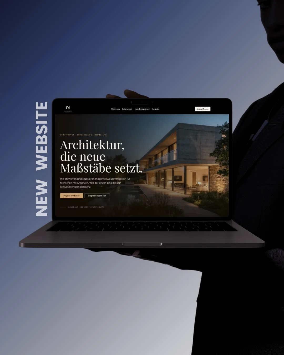 Novahaus: neue Website auf dem Laptop